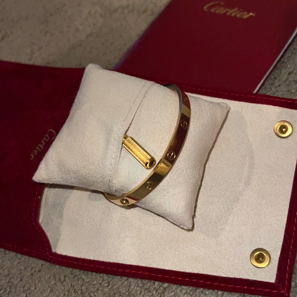 Cartier Love Bracelet Yellow Gold - Picture 5 of 5